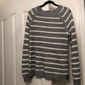 Adorable gray striped sweater